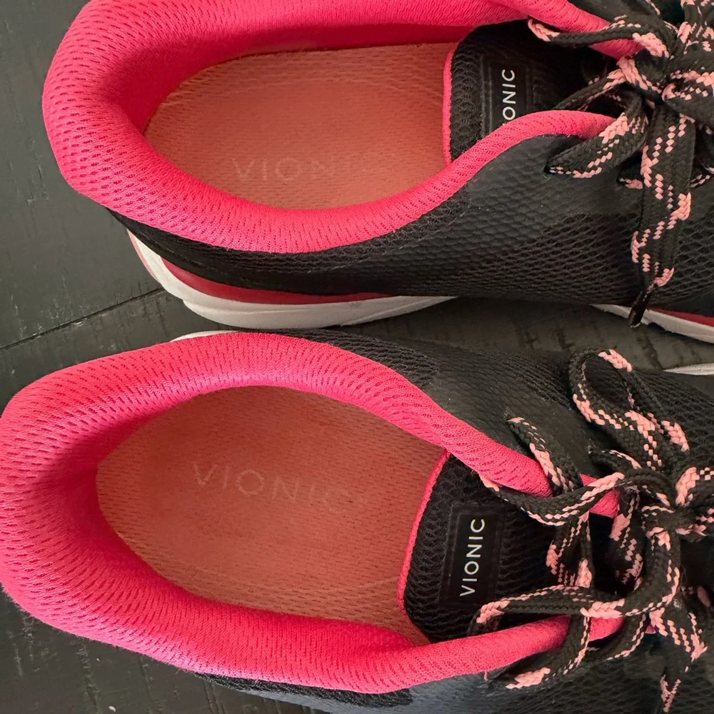 Vionic Tokyo sneakers size 9.5 black pink Athleisure walking running workout gym